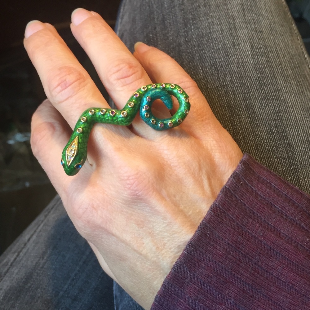Betsy Johnson 2 finger enameled snake ring. 6.5/7